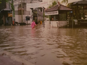 Kuta Flood 1986.jpg